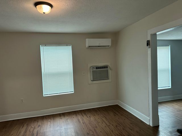 1129 N Rogers Avenue, Springfield, MO 65802