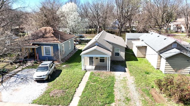 1129 N Rogers Avenue, Springfield, MO 65802