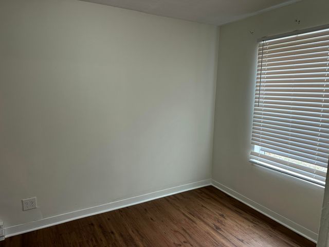 1129 N Rogers Avenue, Springfield, MO 65802