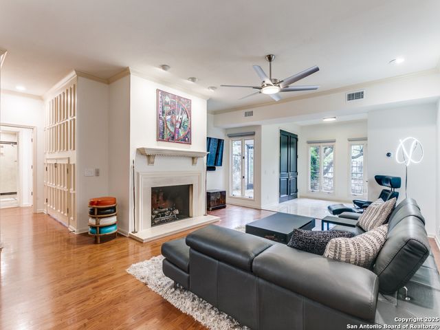 8000 Donore Pl Apt 11, San Antonio, TX 78229