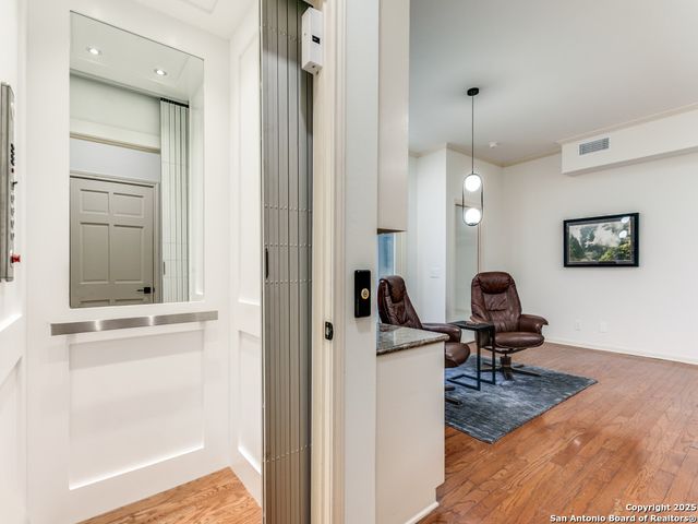 8000 Donore Pl Apt 11, San Antonio, TX 78229