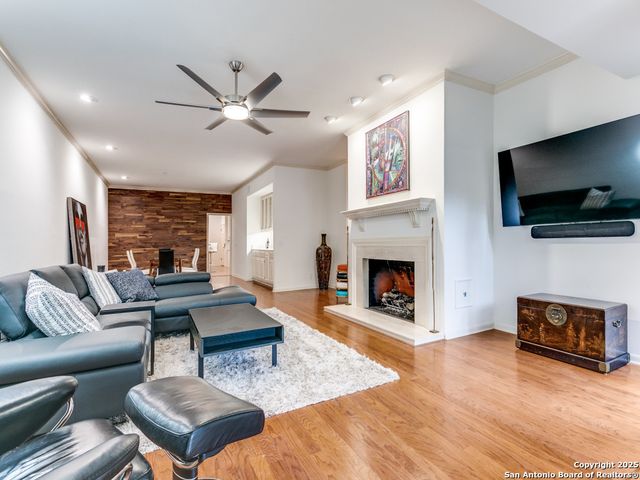 8000 Donore Pl Apt 11, San Antonio, TX 78229