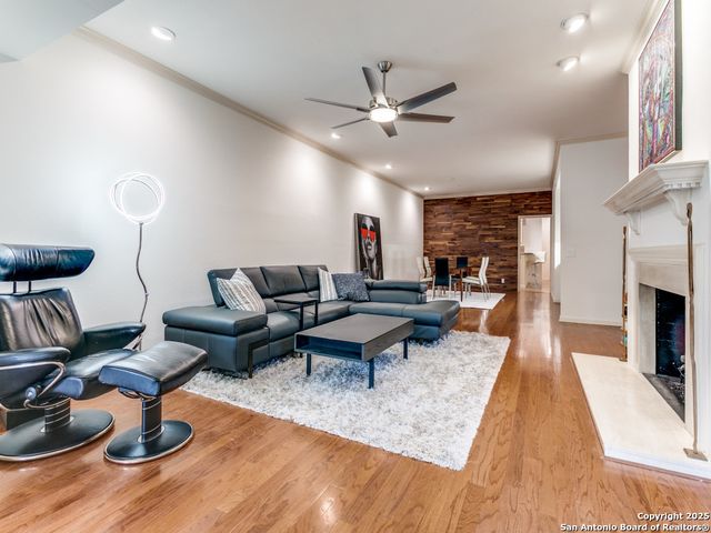 8000 Donore Pl Apt 11, San Antonio, TX 78229