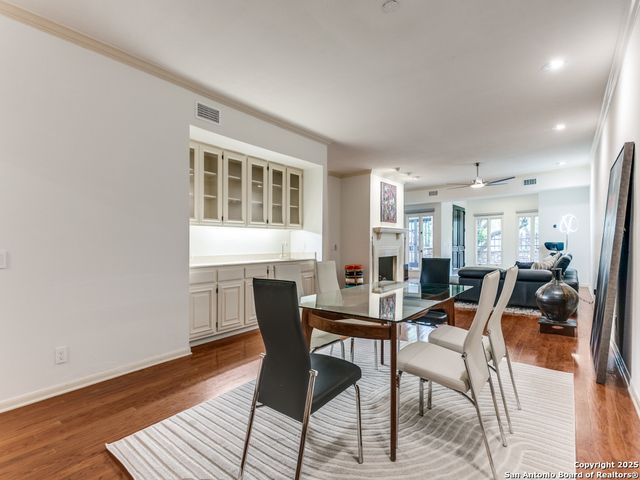 8000 Donore Pl Apt 11, San Antonio, TX 78229