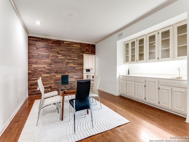 8000 Donore Pl Apt 11, San Antonio, TX 78229