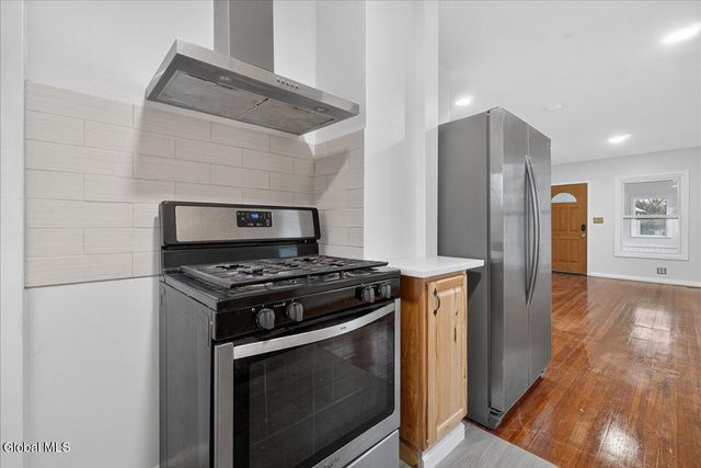 19 Cromer Avenue, Schenectady, NY 12304