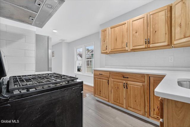 19 Cromer Avenue, Schenectady, NY 12304