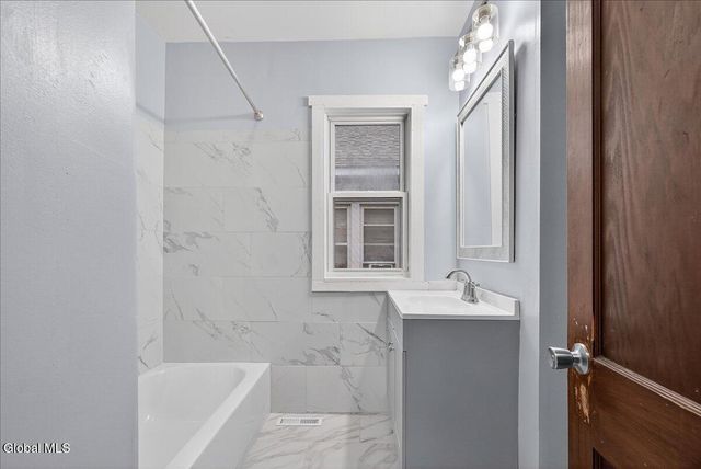 19 Cromer Avenue, Schenectady, NY 12304