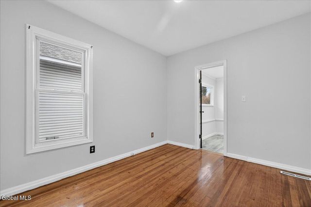 19 Cromer Avenue, Schenectady, NY 12304