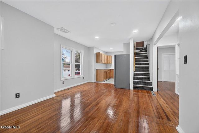 19 Cromer Avenue, Schenectady, NY 12304