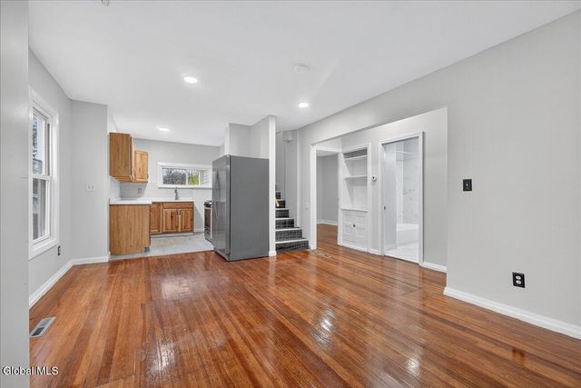 19 Cromer Avenue, Schenectady, NY 12304