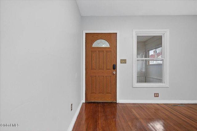 19 Cromer Avenue, Schenectady, NY 12304