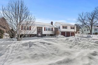 25 Munroe Drive, North Attleboro, MA 02760