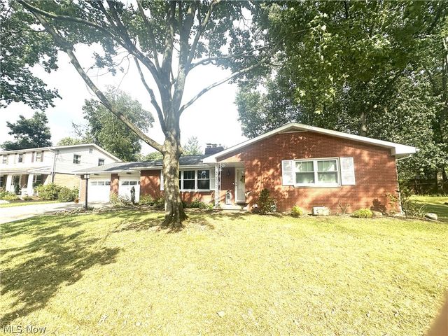 750 Bittersweet Drive NE, Massillon, OH 44646