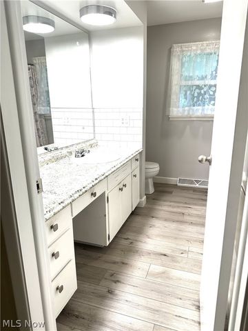 750 Bittersweet Drive NE, Massillon, OH 44646