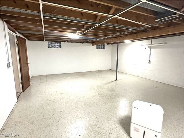 750 Bittersweet Drive NE, Massillon, OH 44646