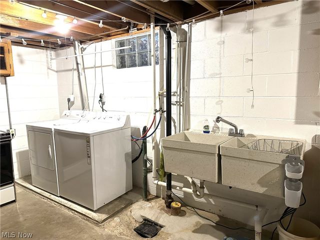 750 Bittersweet Drive NE, Massillon, OH 44646