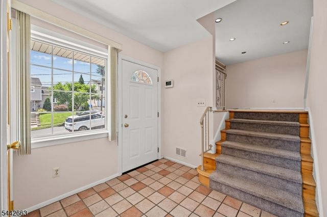 18 Carrie Ct, Nutley Twp., NJ 07110