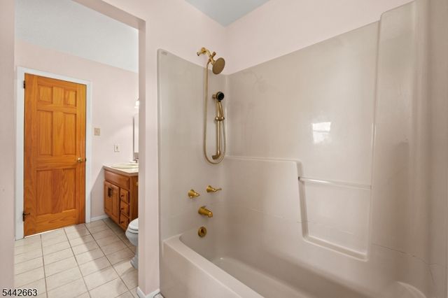 18 Carrie Ct, Nutley Twp., NJ 07110