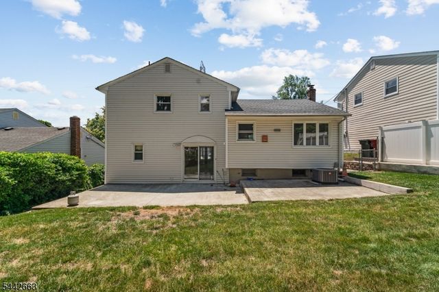 18 Carrie Ct, Nutley Twp., NJ 07110
