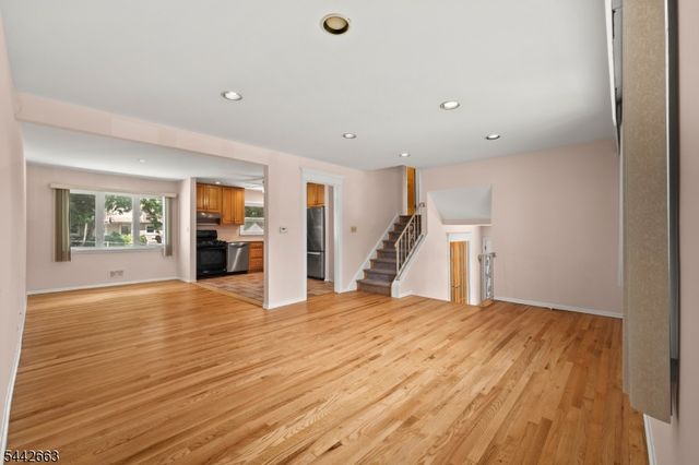 18 Carrie Ct, Nutley Twp., NJ 07110