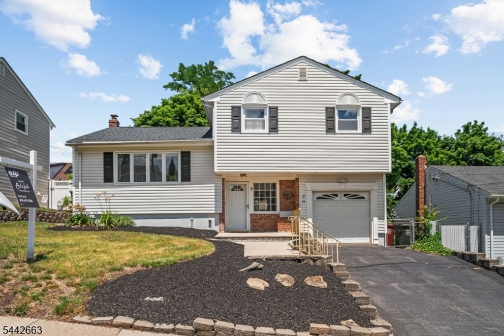 18 Carrie Ct, Nutley Twp., NJ 07110