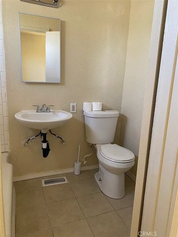 15504 5th, Victorville, CA 92395