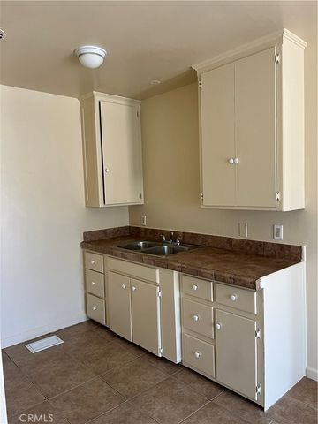 15504 5th, Victorville, CA 92395
