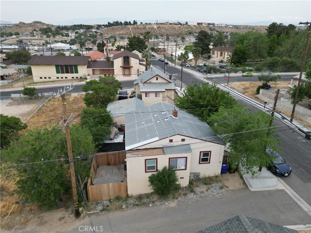 Image 2 of property listing at 15504 5th, Victorville, CA 92395