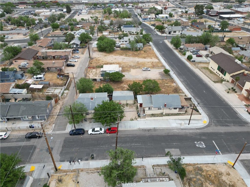 Image 3 of property listing at 15504 5th, Victorville, CA 92395