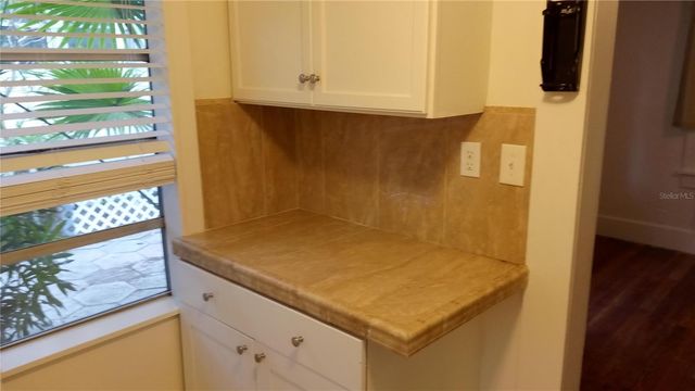 316 11TH AVENUE NE 4, St Petersburg, FL 33701