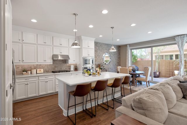 963 E DANBURY Drive, Phoenix, AZ 85022