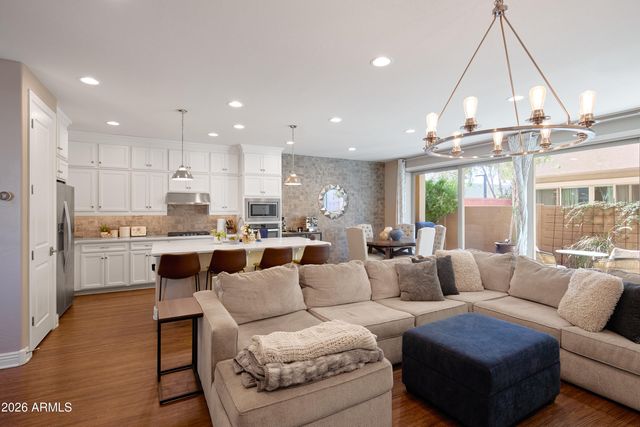 963 E DANBURY Drive, Phoenix, AZ 85022