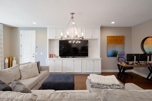 963 E DANBURY Drive, Phoenix, AZ 85022