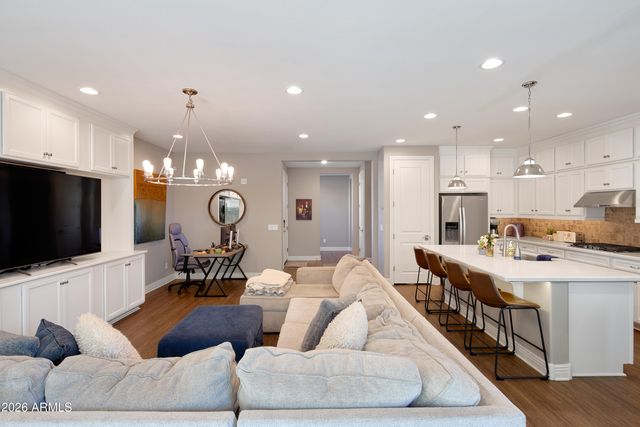 963 E DANBURY Drive, Phoenix, AZ 85022