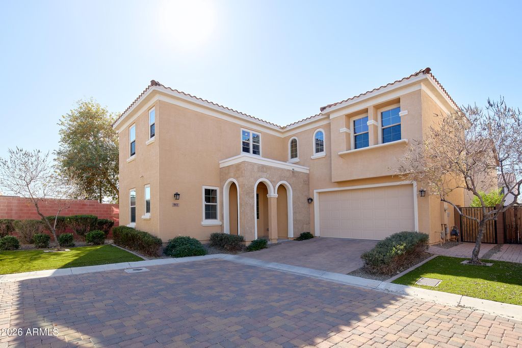 963 E DANBURY Drive, Phoenix, AZ 85022