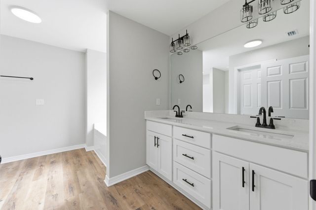 309 Gil Ava Street, Crestview, FL 32536