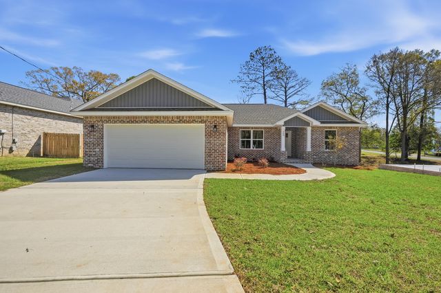 309 Gil Ava Street, Crestview, FL 32536