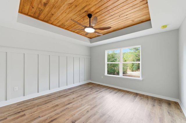 309 Gil Ava Street, Crestview, FL 32536