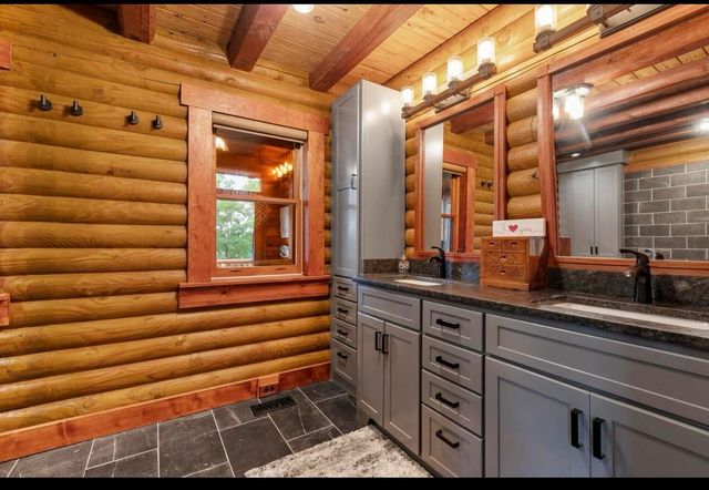 396 Laurel Wood Drive, Nancy, KY 42544