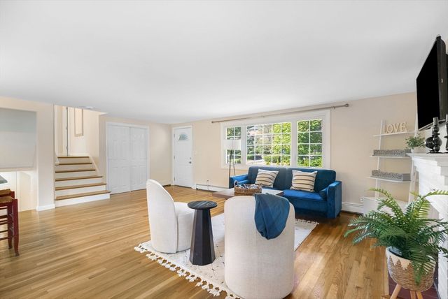 221 Totten Pond Rd, Waltham, MA 02451