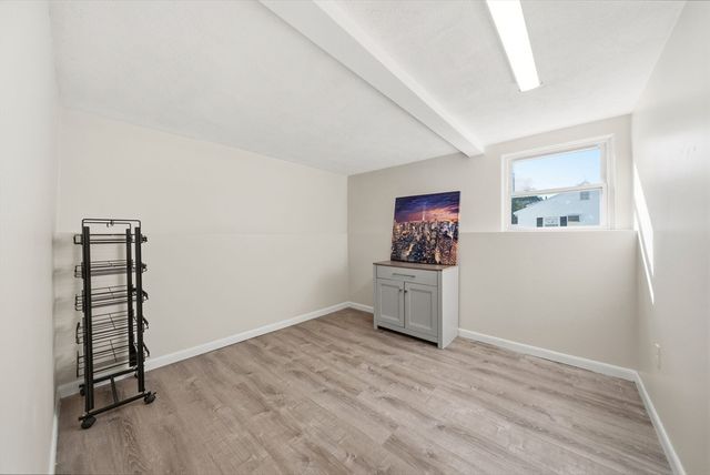 221 Totten Pond Rd, Waltham, MA 02451