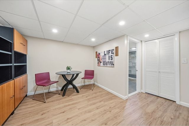 221 Totten Pond Rd, Waltham, MA 02451