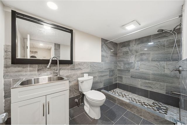 221 Totten Pond Rd, Waltham, MA 02451