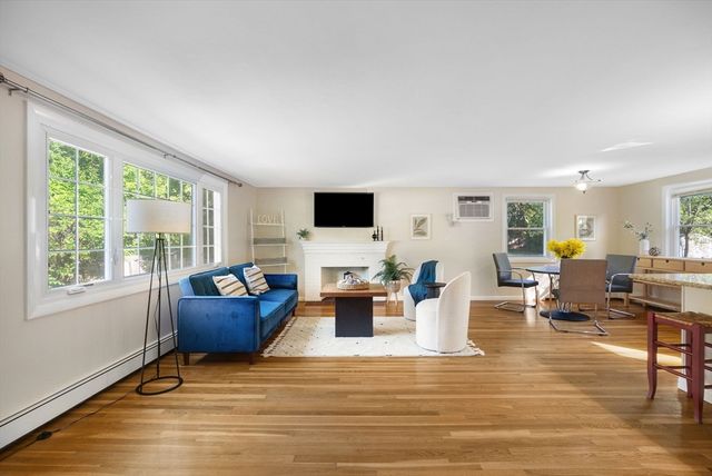 221 Totten Pond Rd, Waltham, MA 02451