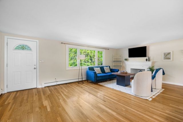 221 Totten Pond Rd, Waltham, MA 02451