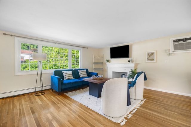 221 Totten Pond Rd, Waltham, MA 02451