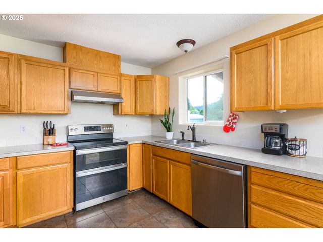 291 Metzger Rd, Carson, WA 98610