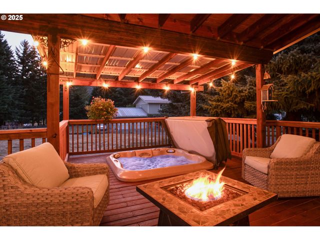 291 Metzger Rd, Carson, WA 98610