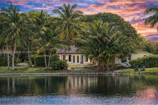 7355 Poinciana Ct, Miami Lakes, FL 33014